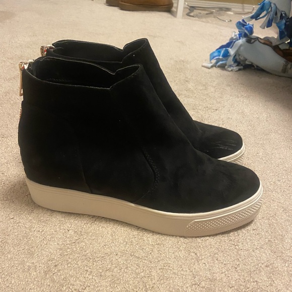 Steve Madden Black Booties with White and Red stripes on the zipper - Picture 3 of 6